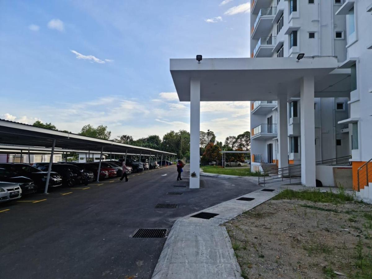 Rhr Deluxe Guesthouse Kinarut Papar Sabah - Pool View ภายนอก รูปภาพ